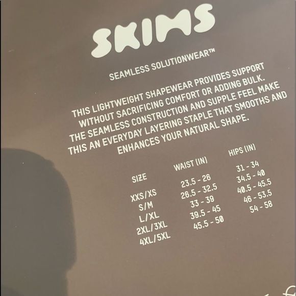 NWT Skims Sculpting Bodysuit with Snap in Onyx - PRICE FIRM - Picture 3 of 4